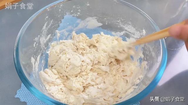 猪肉饺子好吃有窍门,调馅多加这一步,比饺子馆的好吃,又鲜又香