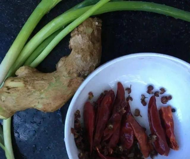 黄辣丁鱼怎么做才好吃教你一招家常做法,绝对香辣过瘾