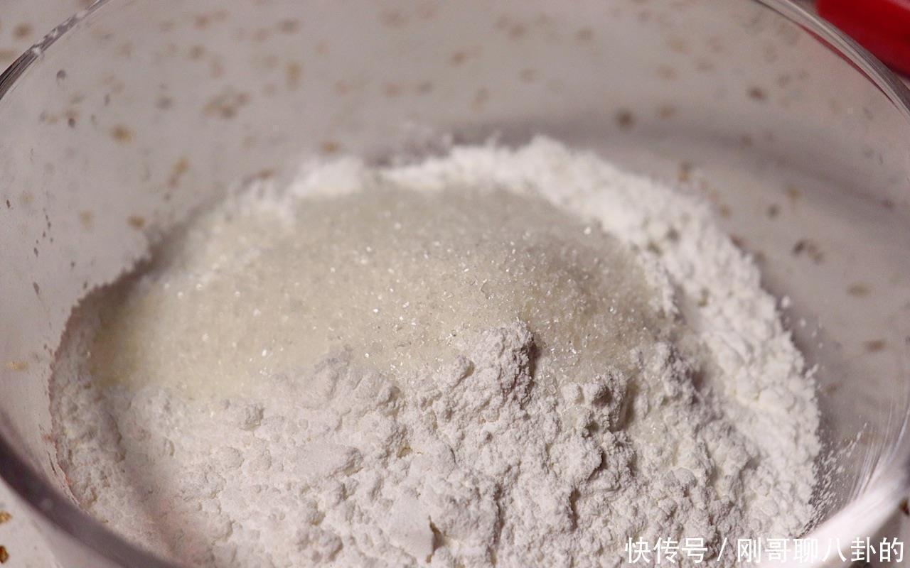 搅拌均匀|让女生失去抵抗力的小甜品,甜甜糯糯浓浓的芝麻香,自己就能做