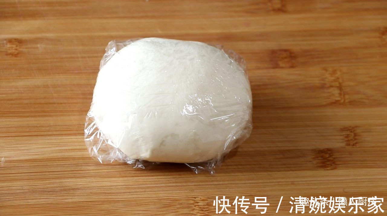 薄饼|别给孩子买薯片吃了，教你薄饼的新做法，不用油炸，比薯片还酥脆