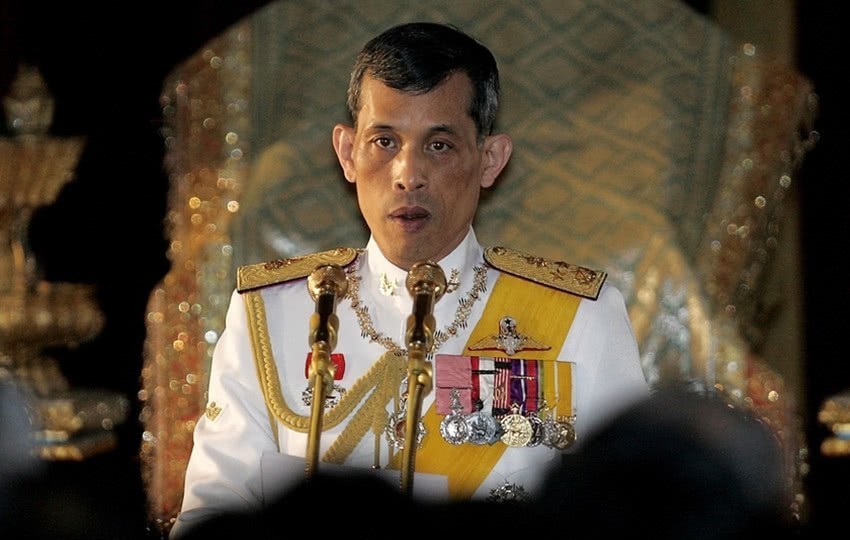 诗妮娜被泰国国王封为贵妃,为何仅过83天,就废黜其贵妃封号