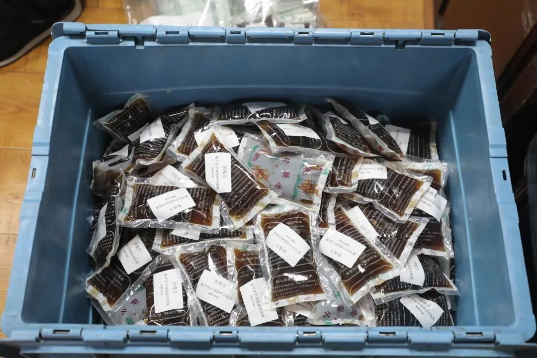 玉屏风胶囊|临平：中药汤剂送一线，凌晨3点派送1000+包免费中药！