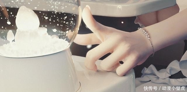 动漫|国人大佬做的雷姆贺图,放大10倍看,血管都清晰可见