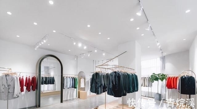 实体店|一样的衣服实体店几百，网上几十竟然差这么多？内幕被揭开