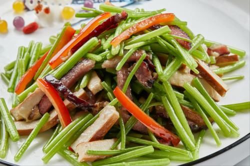 皇帝菜|这菜被誉为“皇帝菜”，炒一炒清香爽脆，三伏天遇到别手软