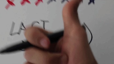 俯卧撑|每天300个俯卧撑，坚持一个月，却练成了这样……