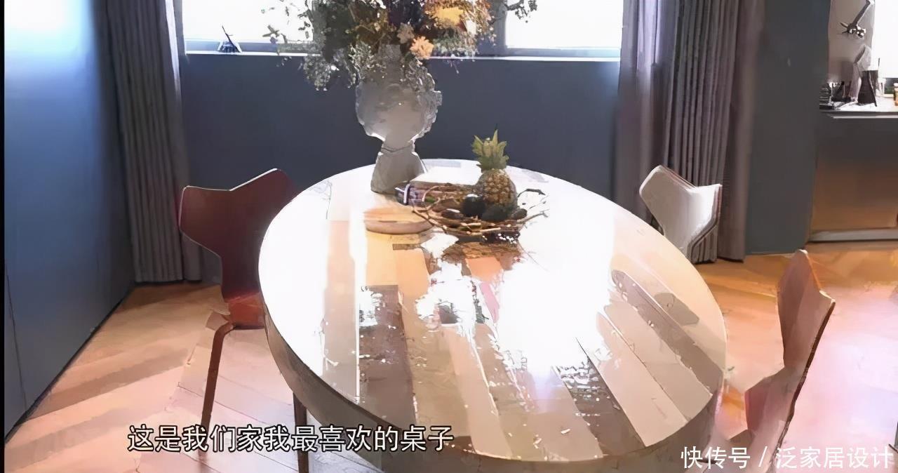 出自|井柏然的上千万豪宅,餐桌椅均出自欧洲品牌设计师之手,就是高端