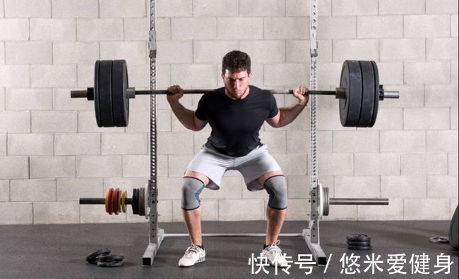 柔韧性|杠铃深蹲和器械腿举,哪个动作练腿效果更好呢?