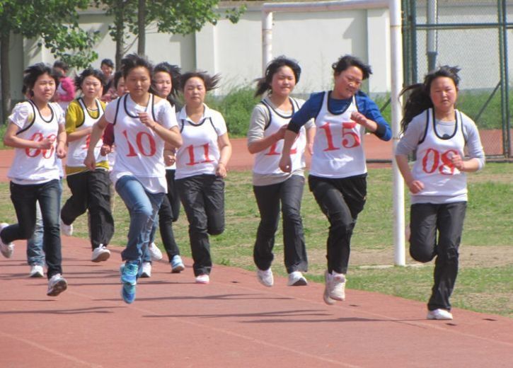 跑步法|体育老师公认的“省力”跑步法,学生长跑不怕累,提前了解不吃亏