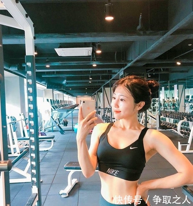 女神|她接触专业的健身训练后，从一个拥有娃娃脸的胖妞蜕变成女神！