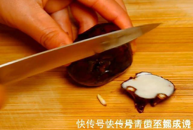 才知道马蹄去皮这么简单!教你一招,30秒1个,干净完整不浪费