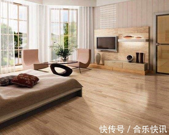 肉眼看|家里不要傻傻铺木地板了,有钱人更爱铺这种地板,省钱实用又好看