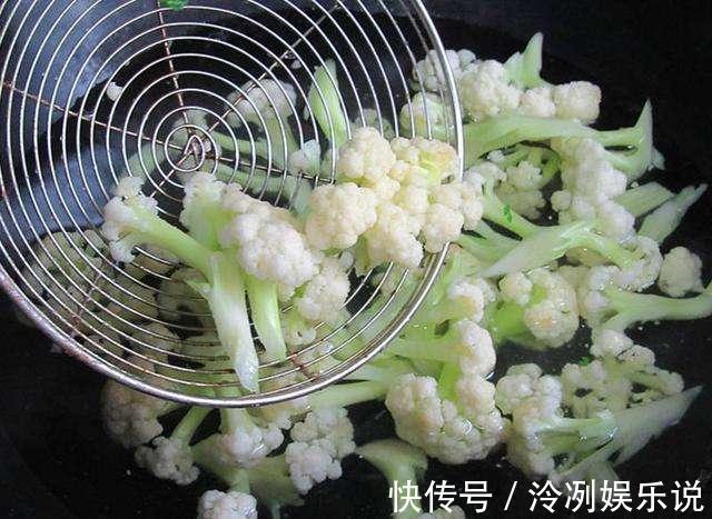 西兰花|天天吃菜花，原来一直都吃错了，炒菜花之前，到底要不要先焯水