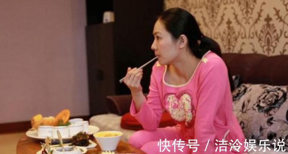 是真的吗|“嫁出去的女儿”,不能回娘家坐月子过来人都知道为什么