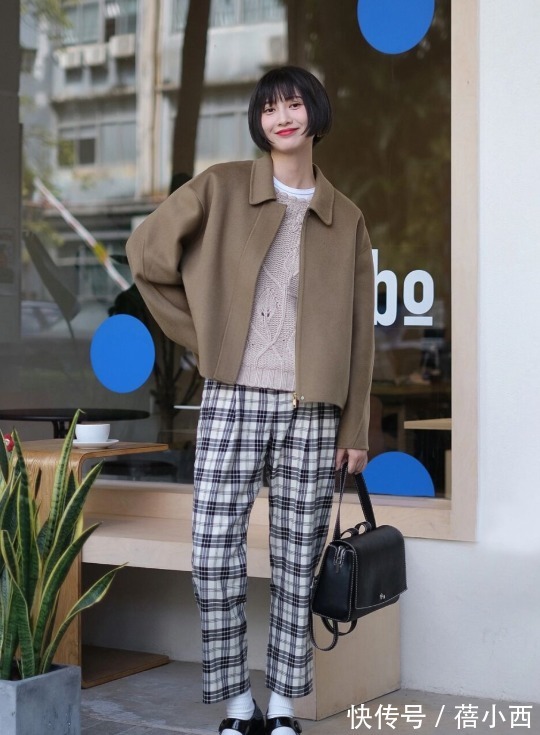 半身裙 简约、精致、优雅、高级,这就是“毛呢外套”穿搭的范,值得参考