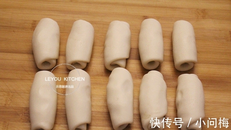 馅料|每年中秋都会做的月饼,咬一口,满手满嘴都是酥皮,比买的还香