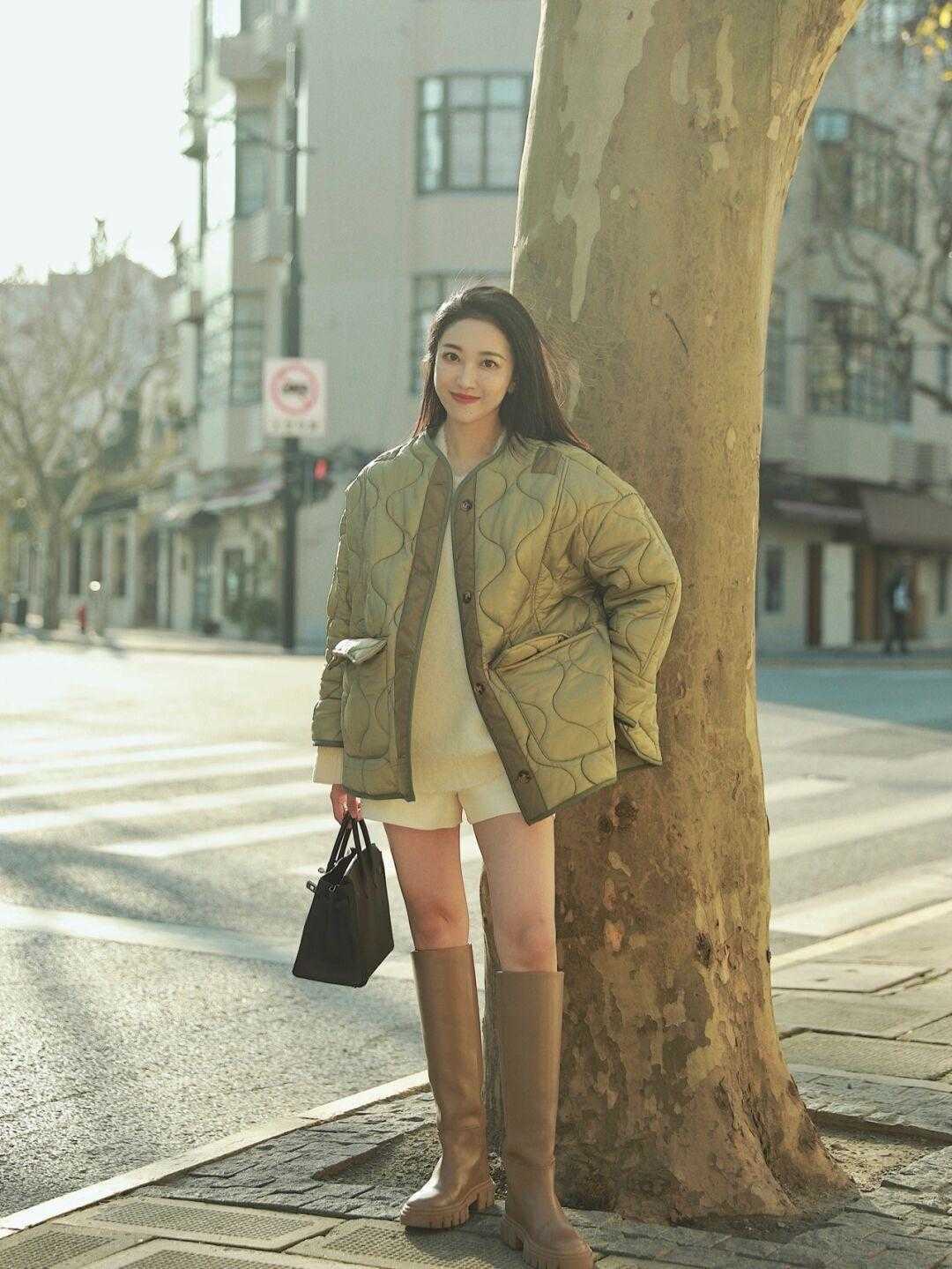 打底衫 临近新年!别再穿松垮无形的单品了!这几件干练又保暖的衣服,最好看