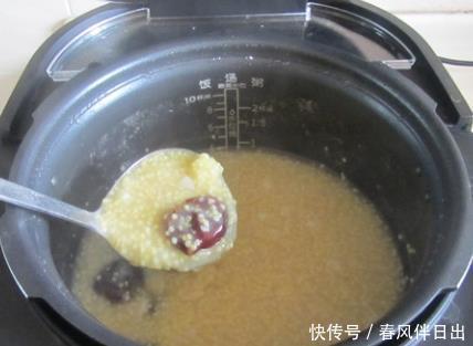 技巧|煮小米粥,别直接加水!教你3个煮粥小技巧,米粥香浓好喝米油多