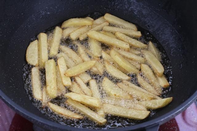 调味汁|这道素菜给肉都不换,咸鲜入味就是费米饭,端上桌大家齐夸好吃