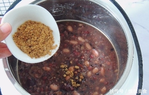 女人气血差要常喝一碗粥,食材普通,做法简单,补血养颜不发胖