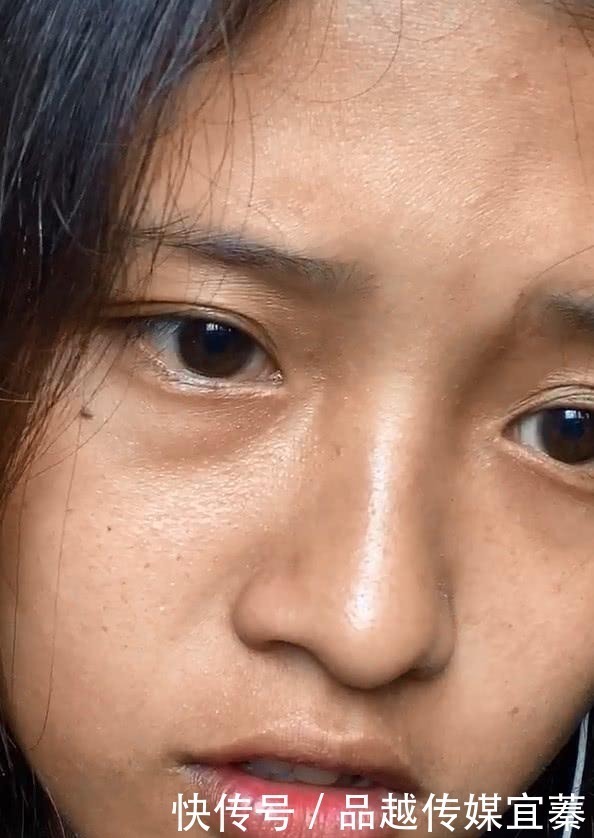 素颜|抖音最“丑”素颜女孩走红,五官出奇美,网友:和网红只差化妆品