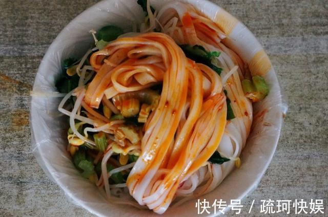 做法|做凉皮时，要不要加淀粉老师傅教你正确做法，口感爽滑又筋道