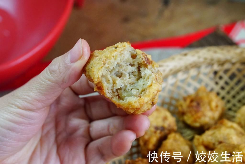 炸肉丸子时,切记“2用2不用”,丸子酥香松软,久放也不变硬
