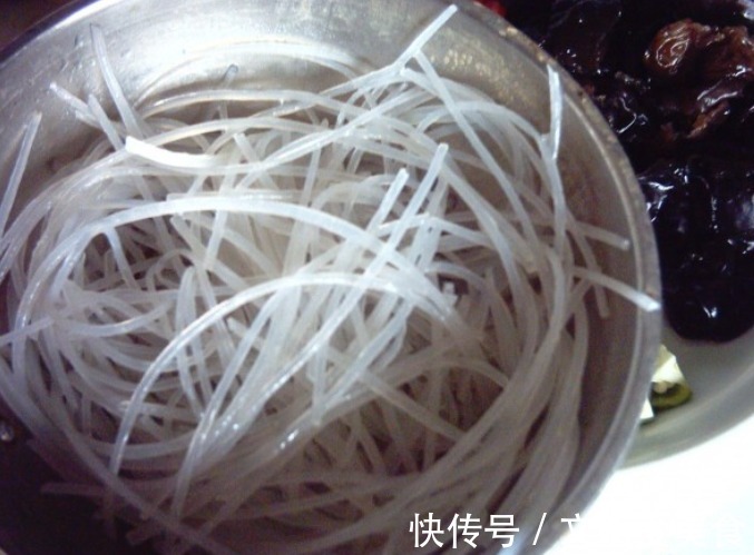 黄豆芽|四季度能吃到的菜,普通实惠2元一斤,营养满满,做法简单