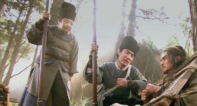 没事|《水浒》最悲催的狱吏,别人拿银子没事,他们一拿就倒霉