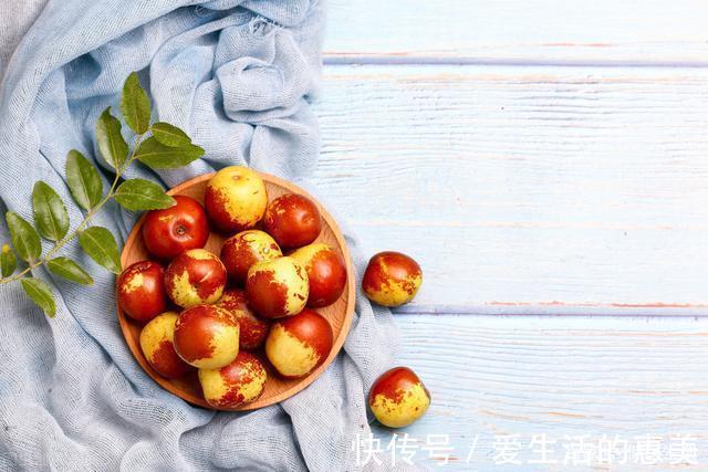 鲜枣|肠胃不好的人,少吃两红,多吃三黄,常饮四水,胃病慢慢变好