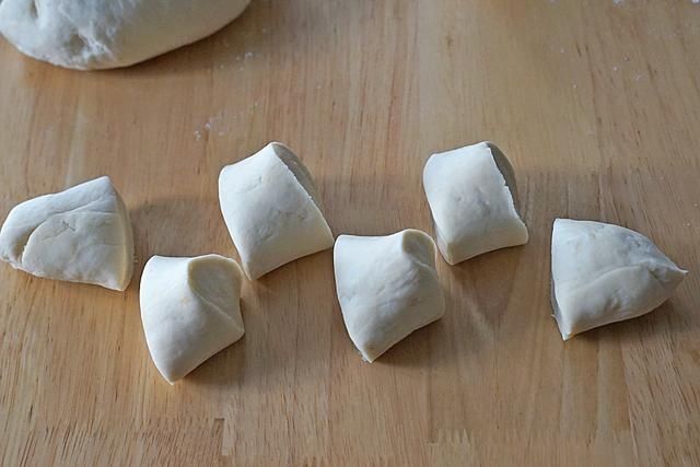 天冷了,盒子包这馅比韭菜盒子还要好吃,学会了自己在家就能做