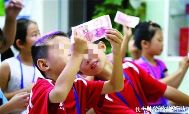 孩子|当孩子第一次找你要钱，这3句话最好烂在肚里，伤娃不止一点点