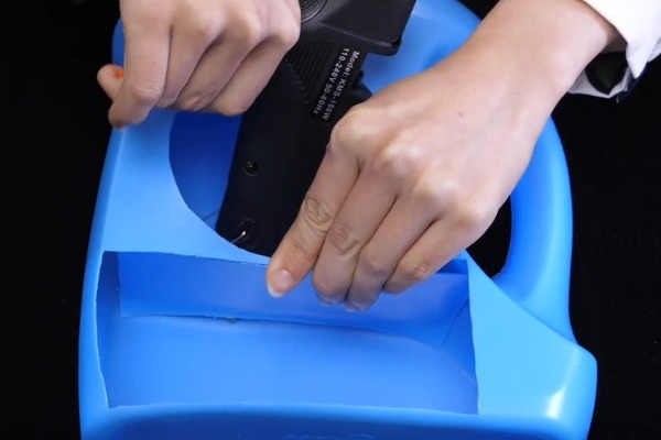 洗衣液瓶子别扔了,简单改造一下,放在床上,全家人都要抢着用