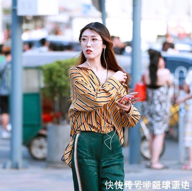 上衣|浅色束腰上衣搭配休闲长裤,温婉简约,貌美如花