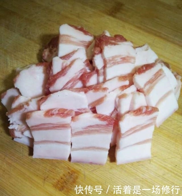 面食|老妈的焖面做成这样,香的流口水,一人一碗不够吃