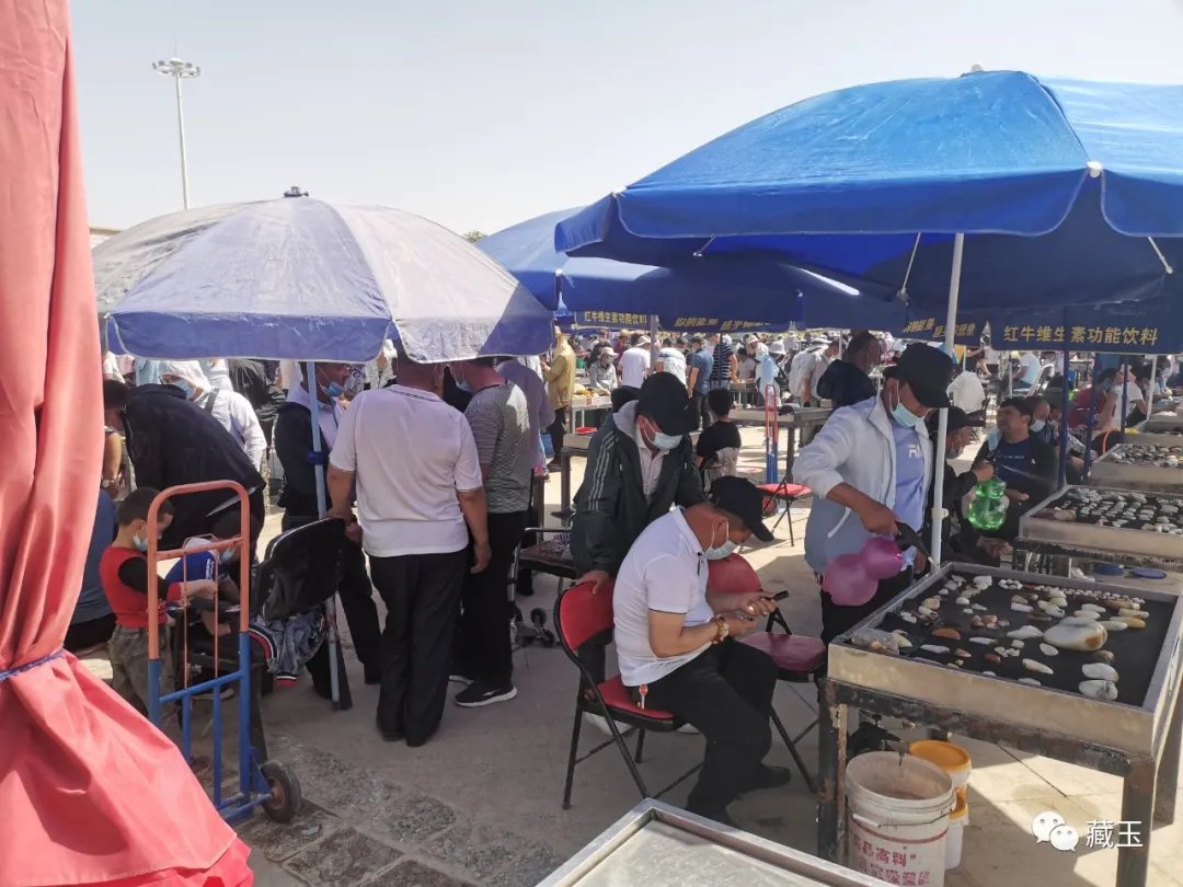 和田巴扎|房价下跌，籽料的价格也开始降了？和田巴扎上的行情成了这样