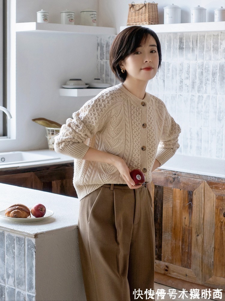 高领 冬天还是穿“毛衣”最百搭,选这4款搭配阔腿裤、半身裙,真高级