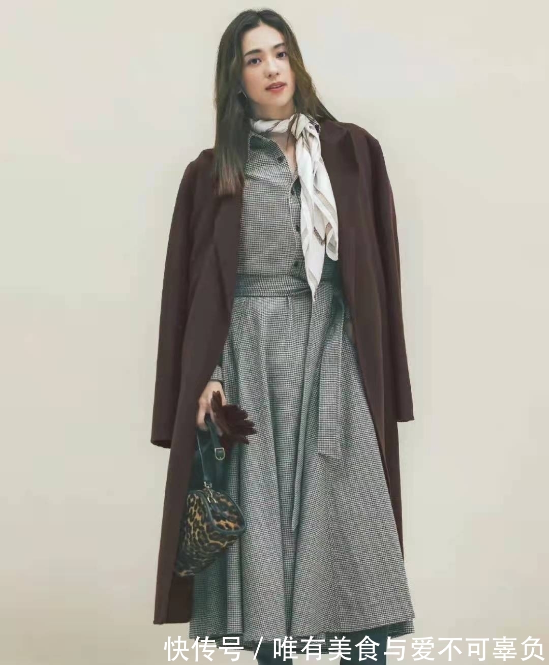 搭配 如何把大衣穿出飒爽女人味?记住这三个搭配诀窍,高级优雅又时髦