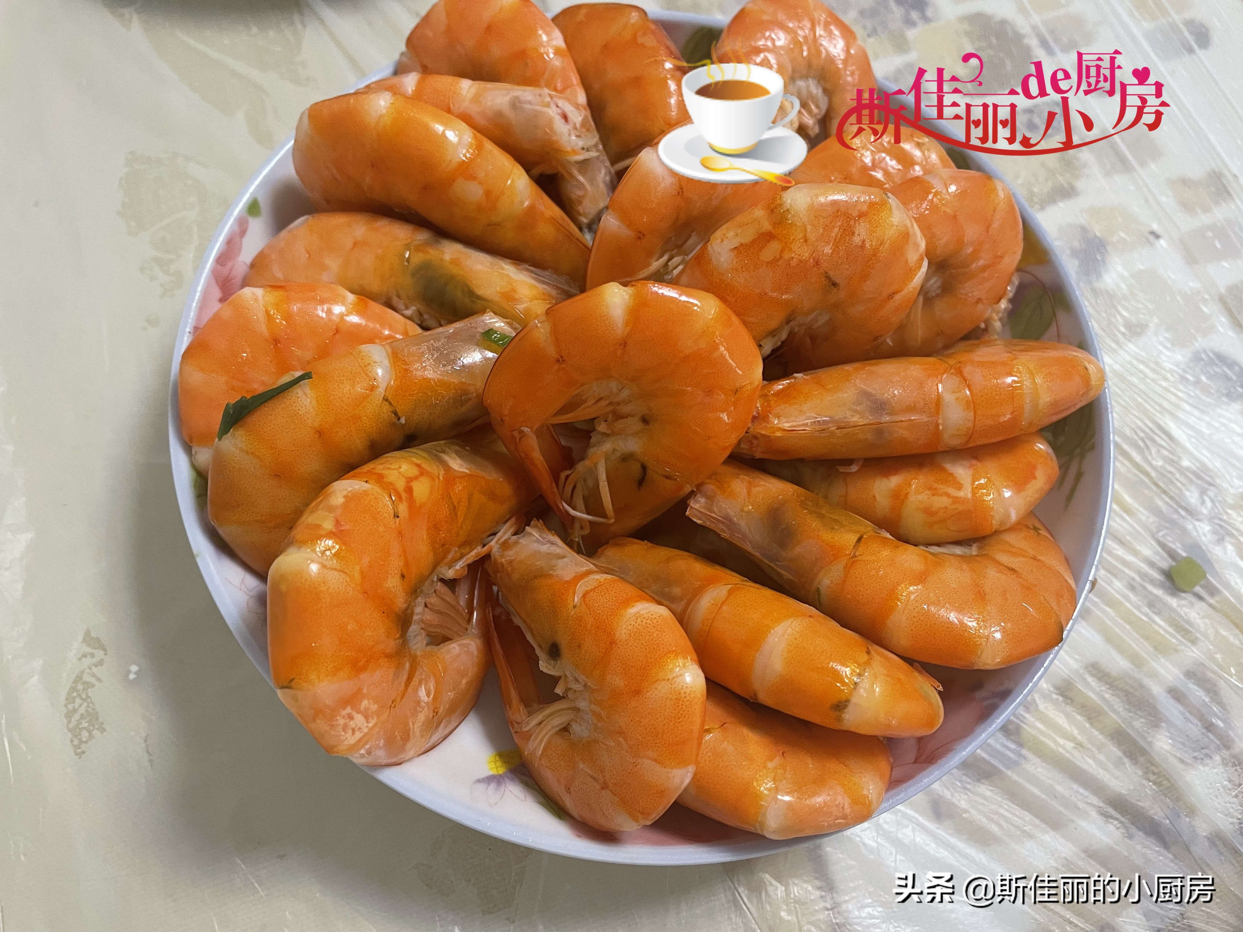 国庆回娘家吃饭，老妈做了十道菜晒圈火了，网友：亲妈果然不一样