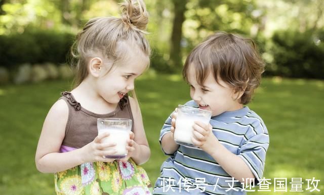 父母|儿子在幼儿园被孤立,宝妈勃然大怒,园长穿这身,谁敢和他玩