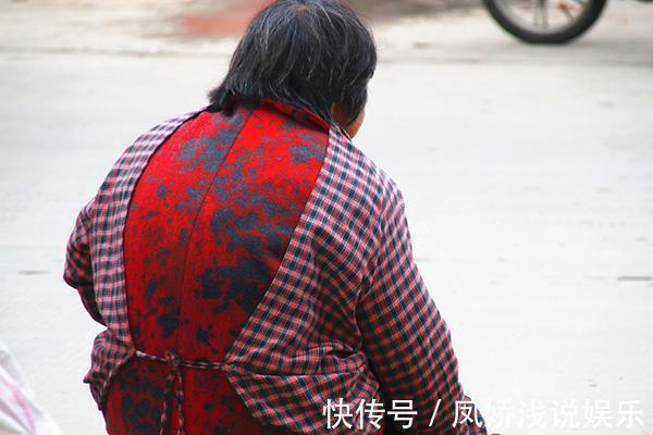 牛奶|年纪大了，骨头容易变脆，专家建议：除了牛奶，也可常吃4物