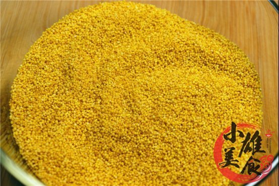 煮小米粥时,马上下锅就错了多加一步,包你煮出又香又粘稠