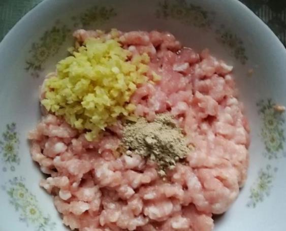 大厨|调萝卜馅，大厨教你一招，比肉包子还香，一口气吃5个不嫌多！