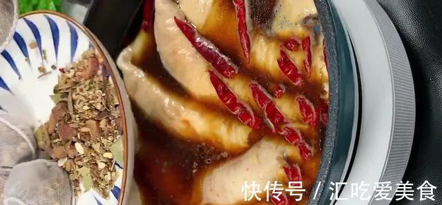 卤大肠时，多加1个步骤，外酥里嫩香辣入味，想想都会流口水