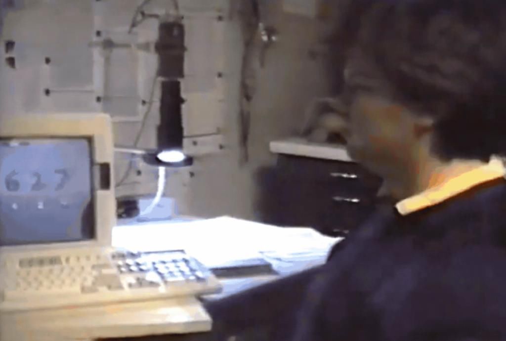 y1993珍贵录像:32岁的LeCun向世界亲自展示了首个CNN