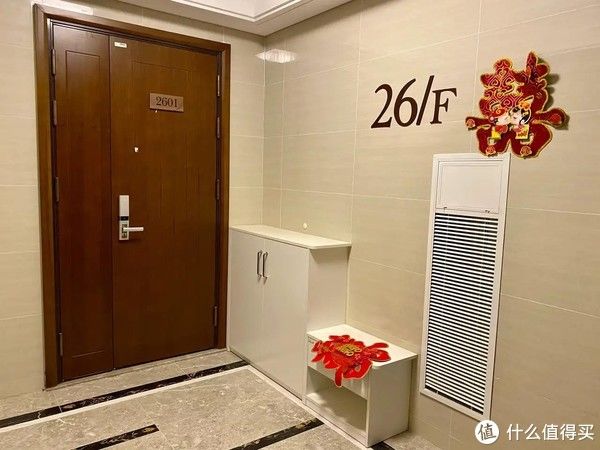 电梯|走廊放鞋柜常见,但还是第一次见这么和睦相处,你觉得这样好吗?