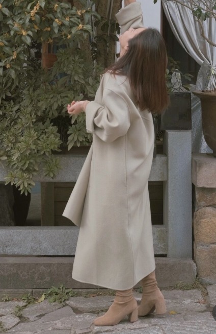 靴子 天冷了,身穿大衣搭配针织衫和靴子保暖舒适,让你美出新高度!