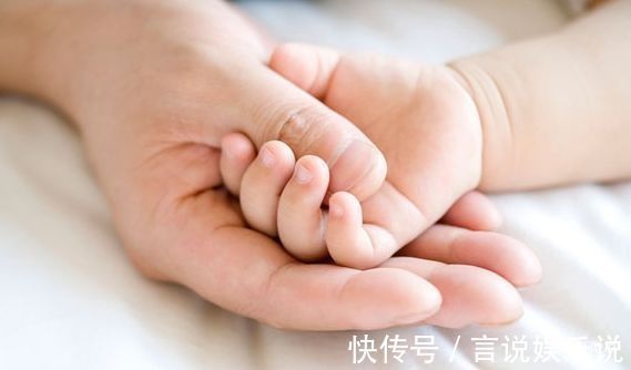 迟缓|宝宝六个月时,这些动作仍不会,宝宝多半是身体发育迟缓,要当心