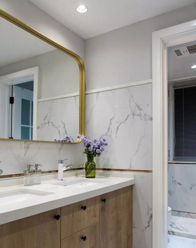 卫生间|卫生间太小，做不了干湿分离聪明人都把洗手台外移，更实用