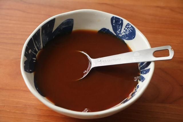 自从学会茄子这个做法，茄子再也不要过油了，一碗酱汁又香又下饭